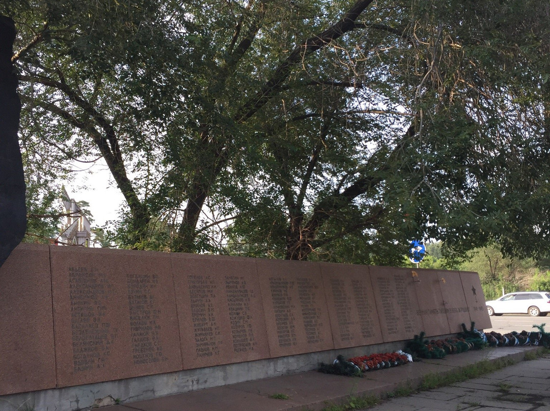 Monument to Soldiers-River Workers-鄂木斯克必去景点