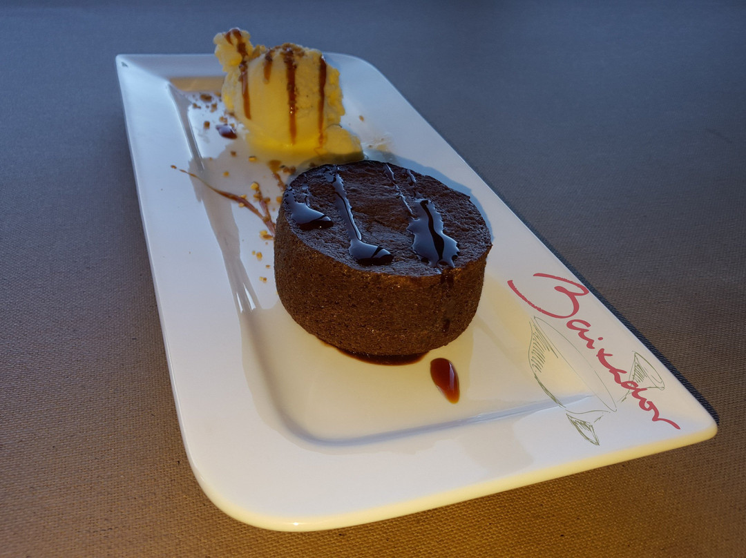 Casserres餐馆和美食-Restaurante Baixador