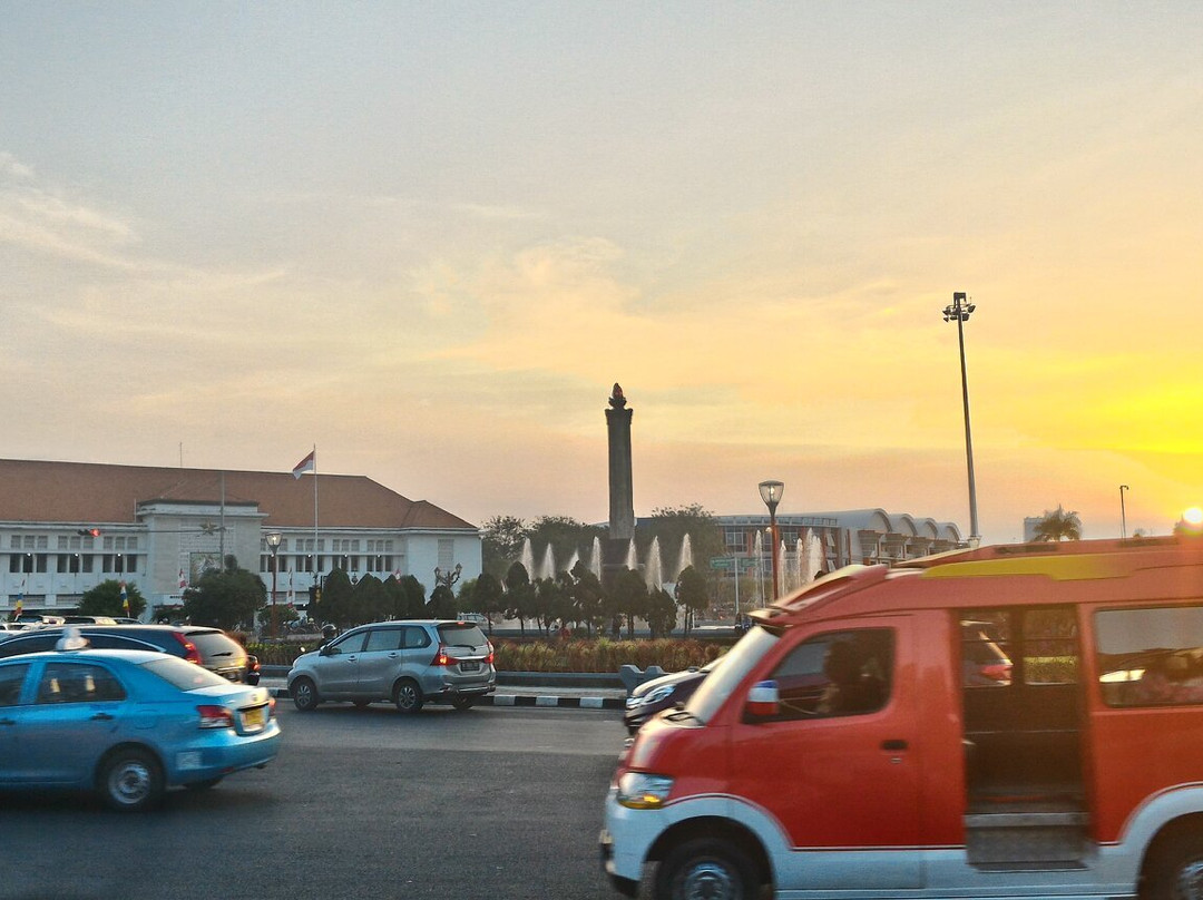 Tugu Muda景点图片