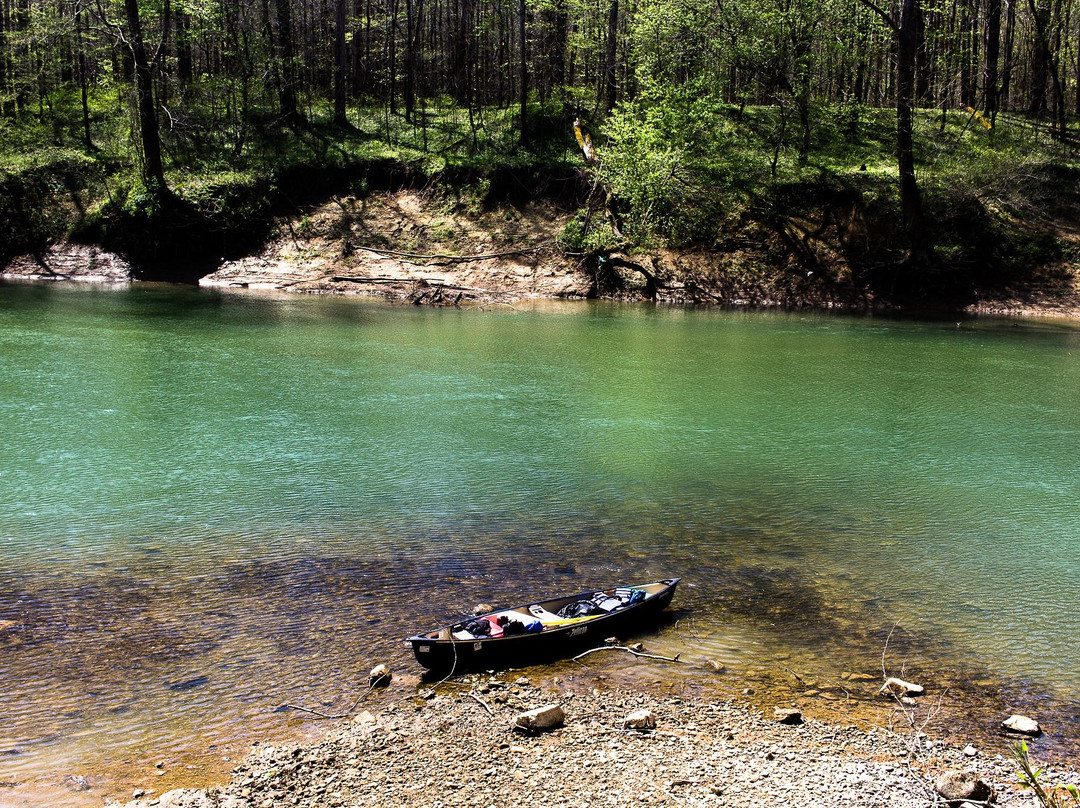 Cave Country Canoe景点图片