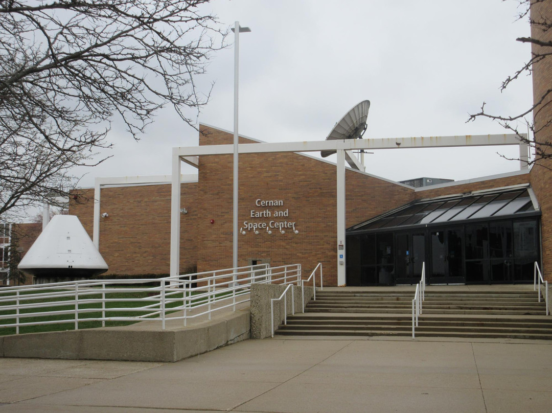 Triton College Cernan Earth and Space Center-River Grove必去景点