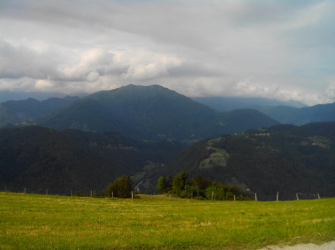 斯鲁库农可乐主图