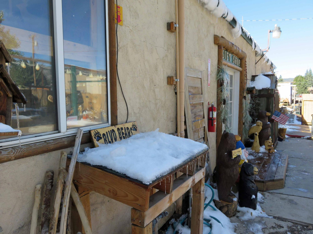 Blvd Bears-大熊湖必去景点