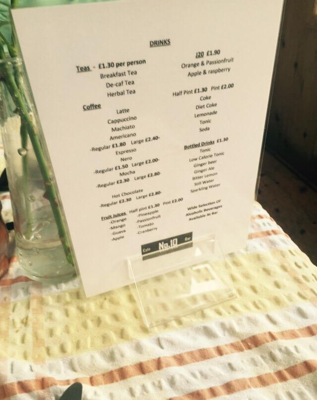 Number 10 Cafe Bar景点图片