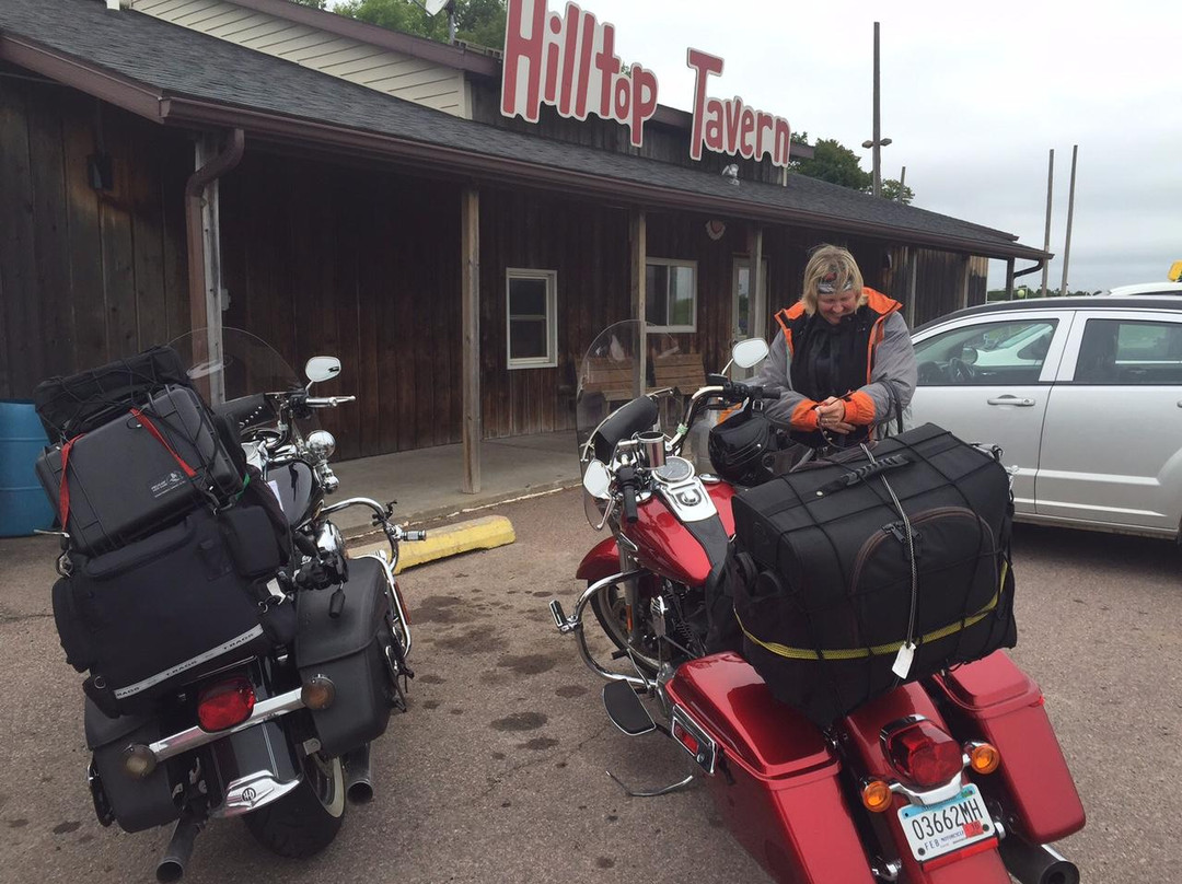 Greenwood餐馆和美食-Hilltop Tavern