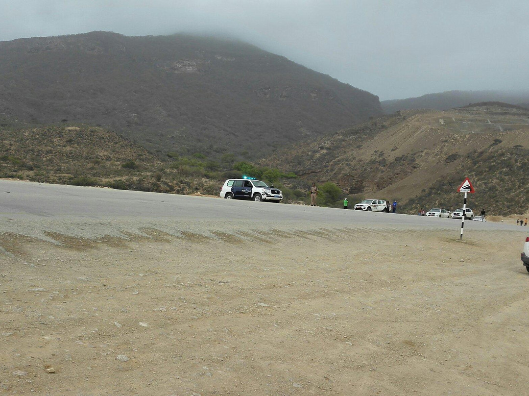 Teeq Cave and Tawi Ateer Sinkhole-塞拉莱必去景点