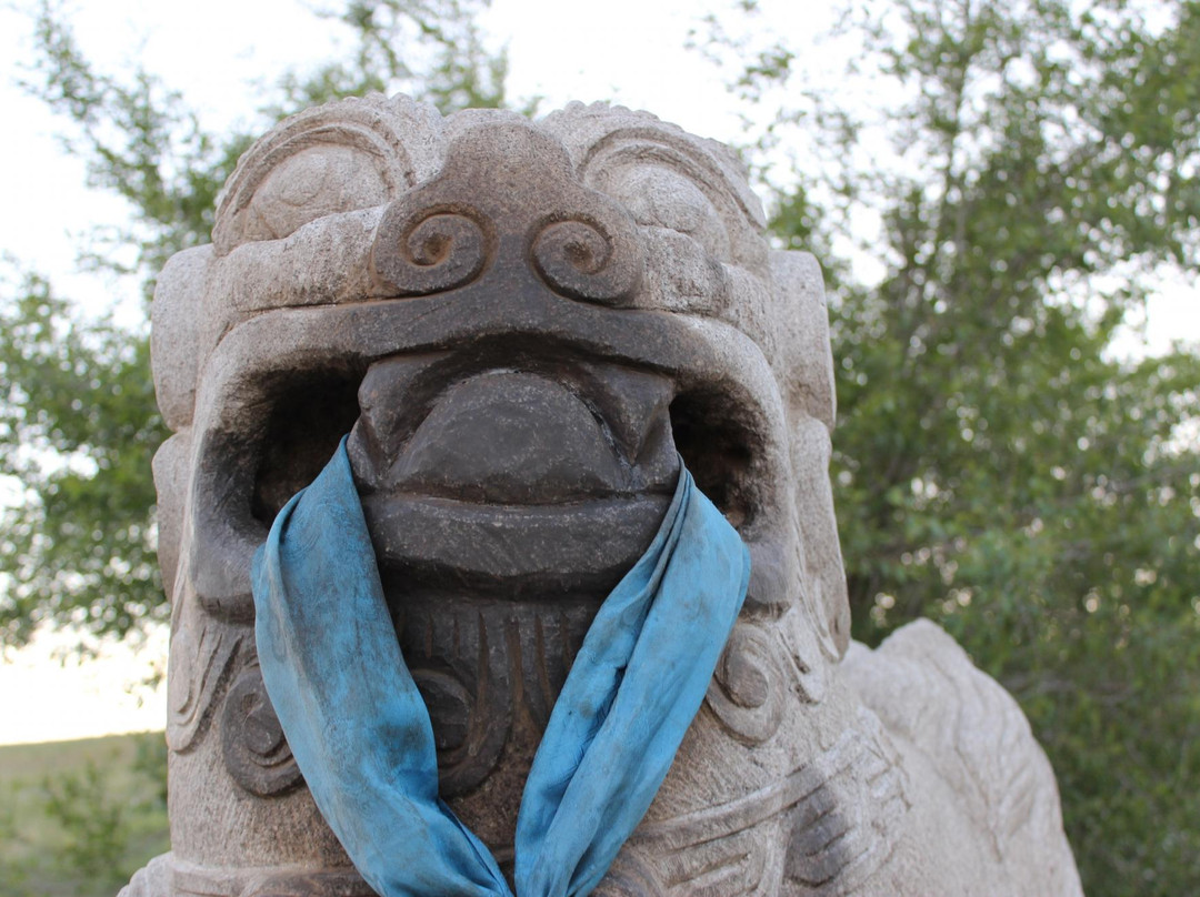 Darhan旅游景点-Seated Buddha Statue