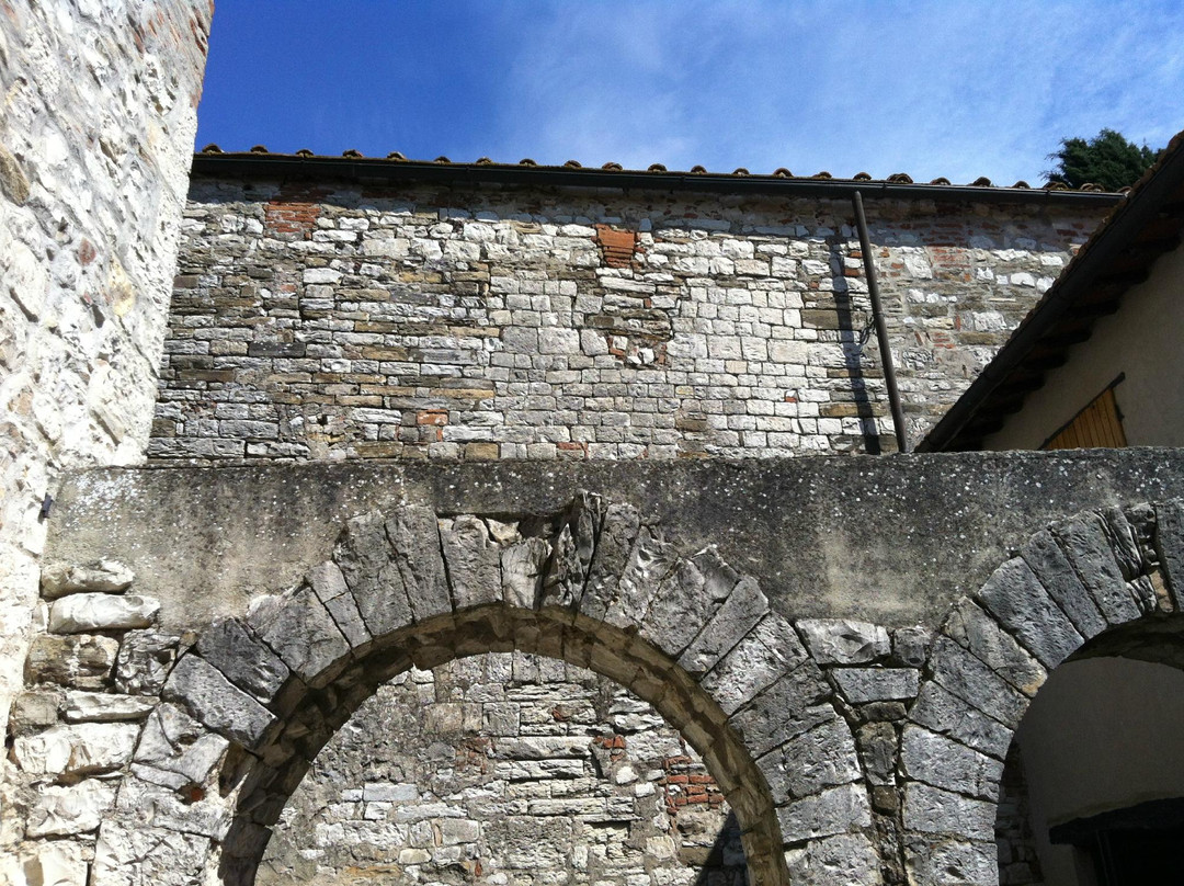 Chiesa di San Piero in Perticaia-阿尔诺河畔里尼亚诺必去景点