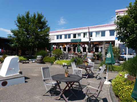 Wangerland餐馆和美食-Fischrestaurant Brücke Hooksiel