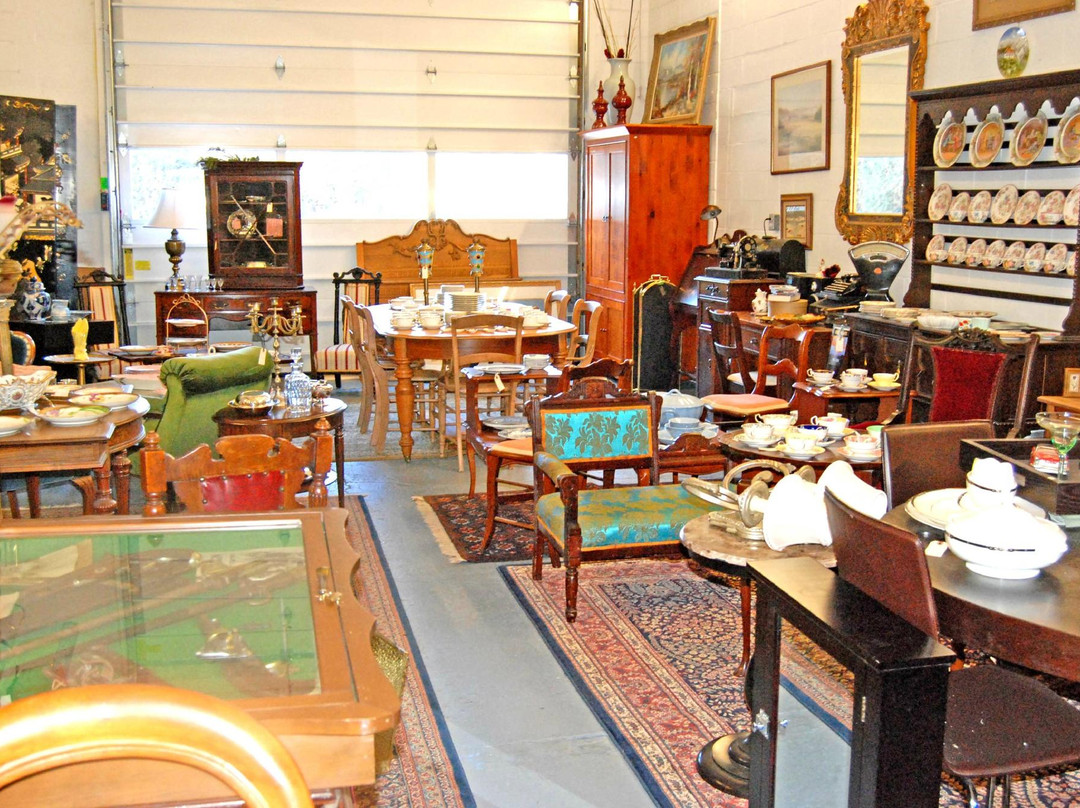 The Electric Garage Sale-Orangeville必去景点