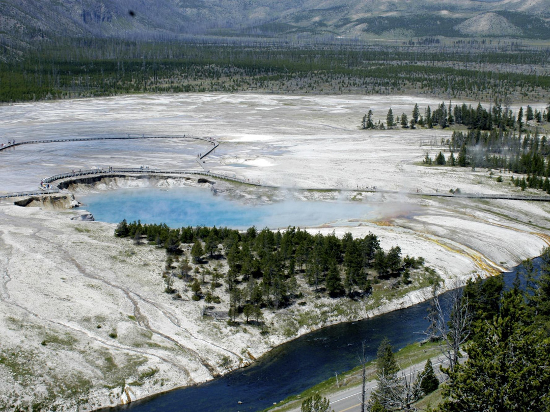 大棱镜温泉-黄石国家公园必去景点