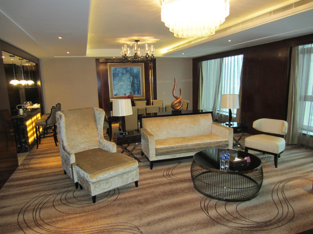 兰州皇冠假日酒店主图