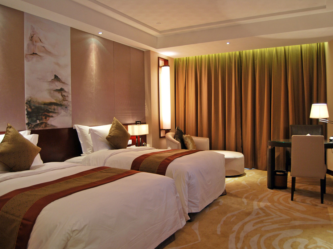 武当山众晶太极湖国际酒店主图