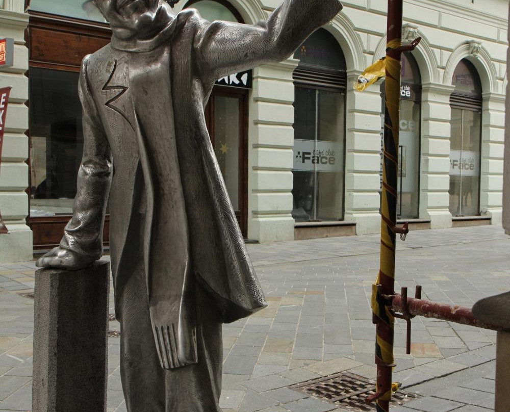Schone Naci Statue-布拉迪斯拉发必去景点