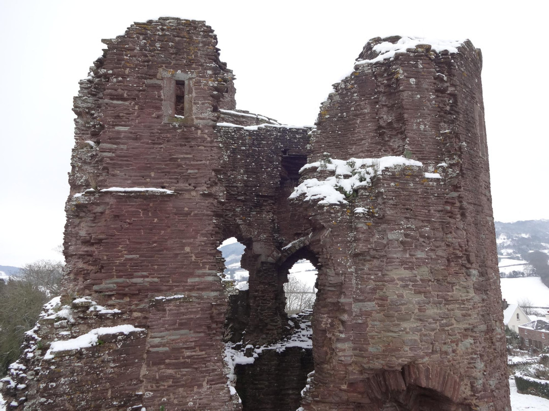 Grosmont Castle景点图片
