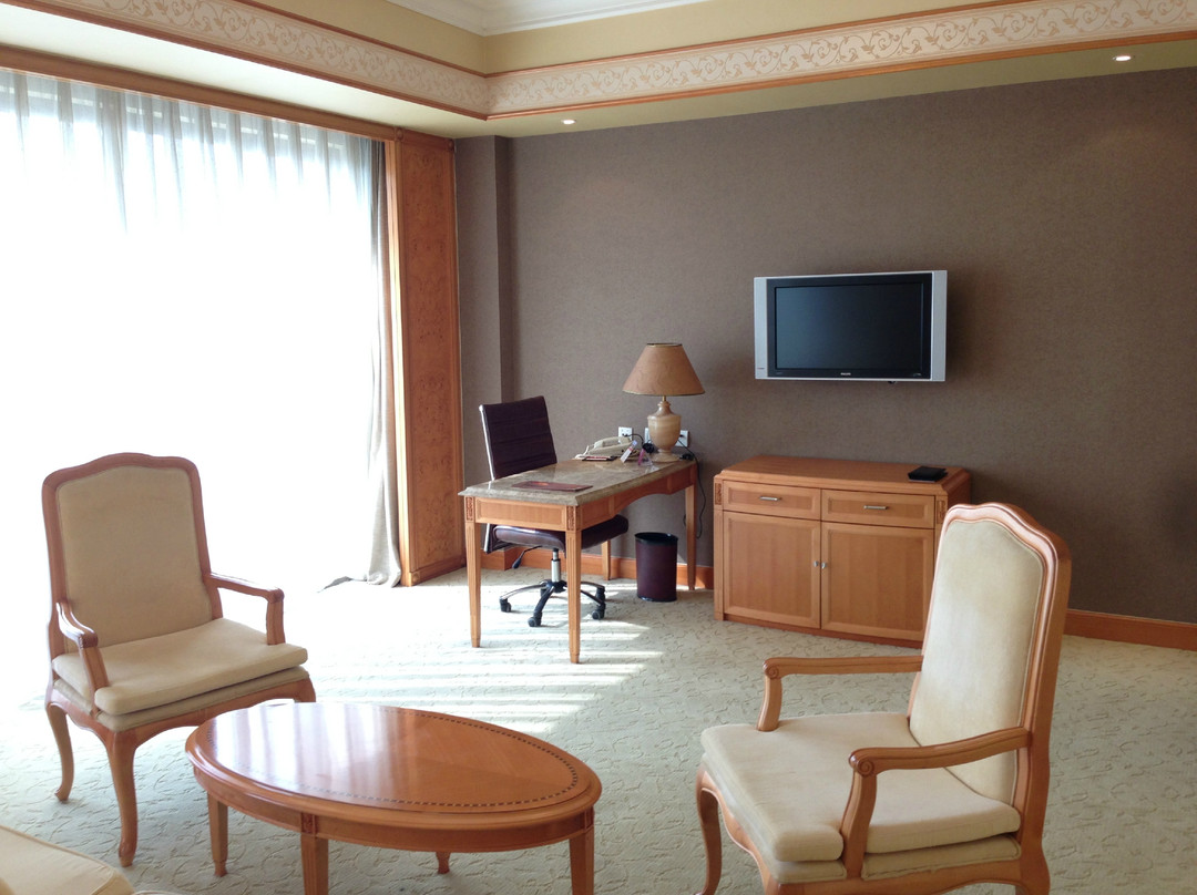 上海美兰湖皇冠假日酒店主图