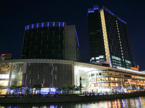 Clarke Quay Central-新加坡必去景点