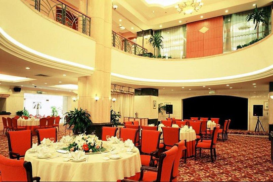 重庆丽苑维景国际大酒店（沙坪坝高铁站店）主图