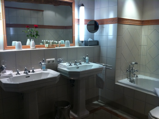 Lohn酒店住宿-Hotel & Restaurant Alte Rheinmuhle