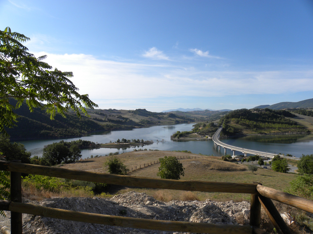 Lago di Cingoli景点图片