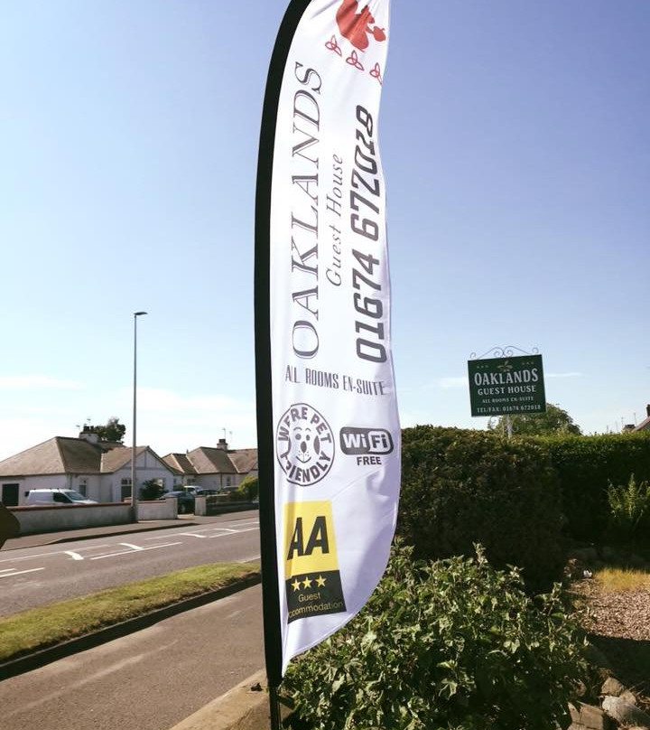 Oaklands Guest House主图