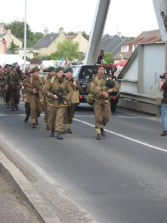 D Day Landing Tours景点图片