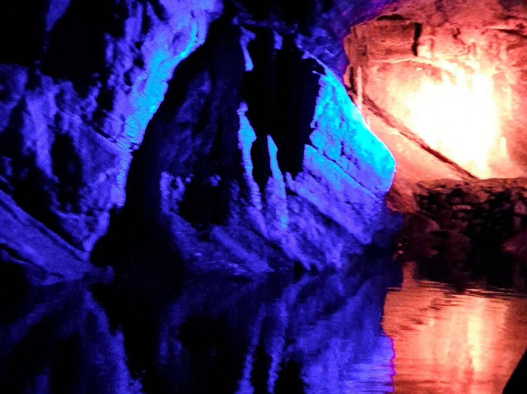 Grottes de Neptune-Couvin必去景点