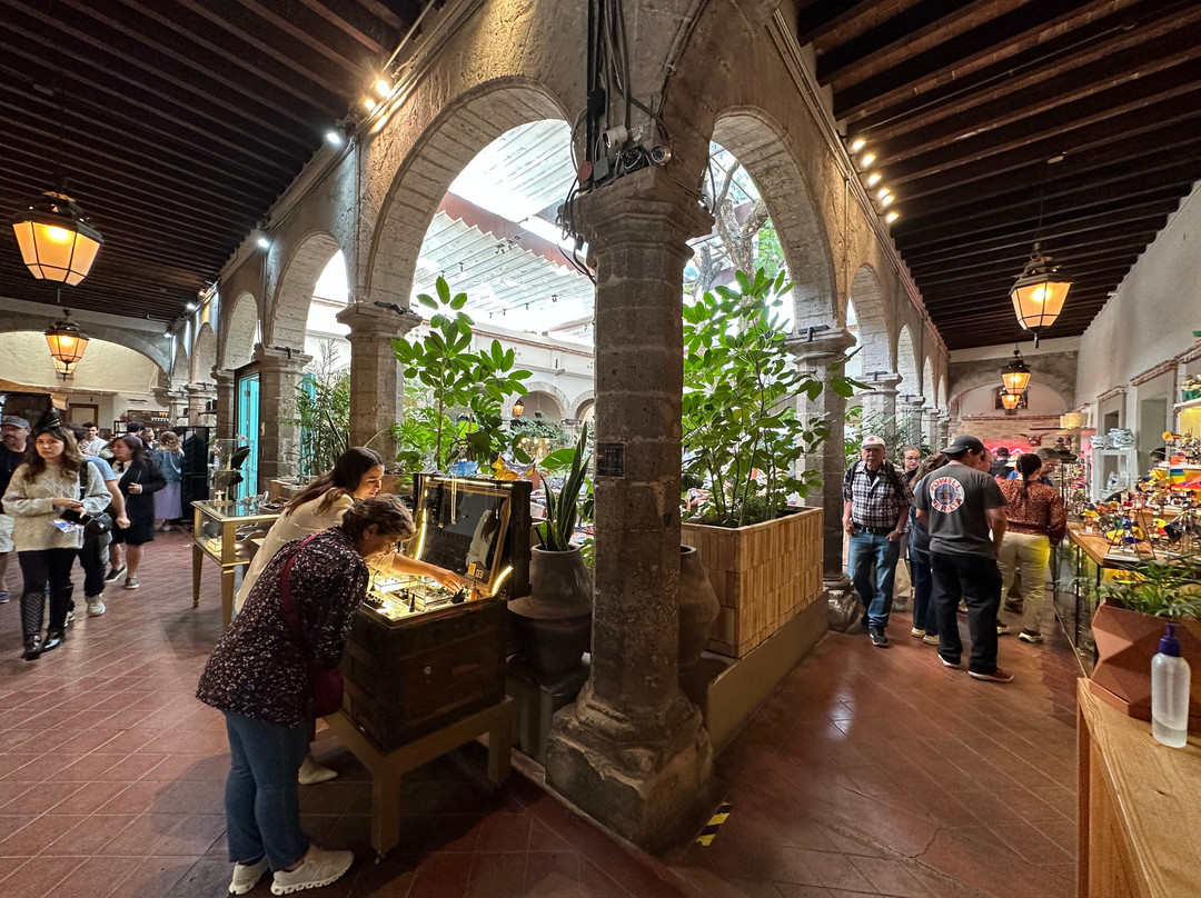Bazaar Sábado-墨西哥城必去景点