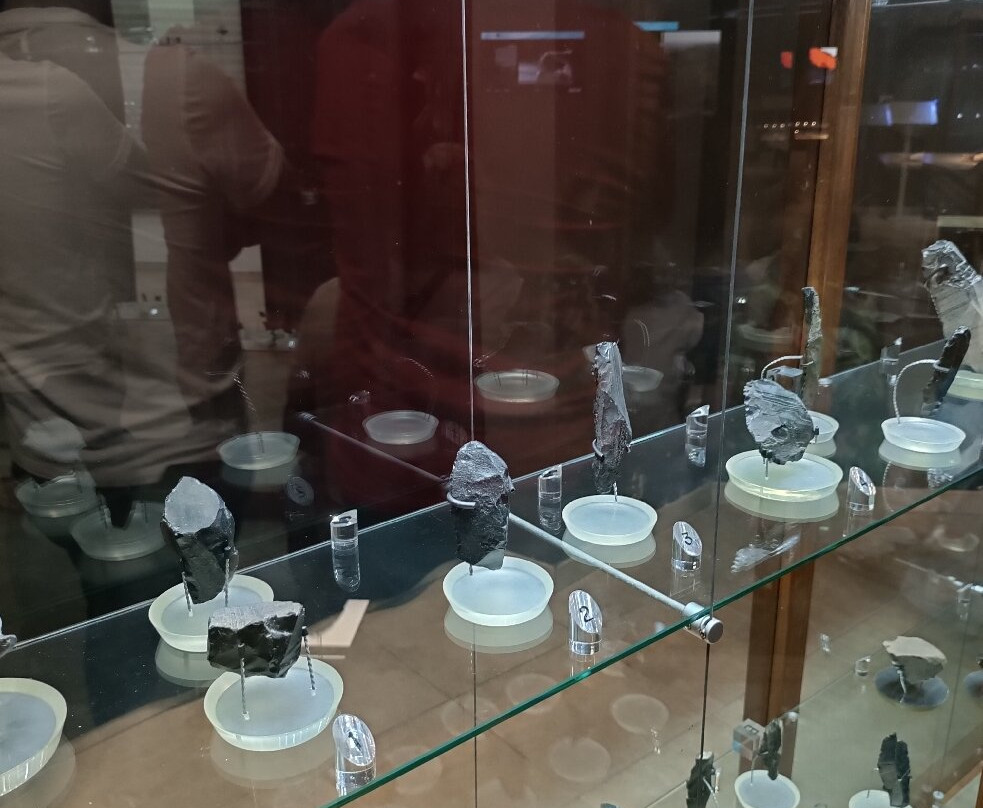 Museo dell'Ossidiana-Pau必去景点