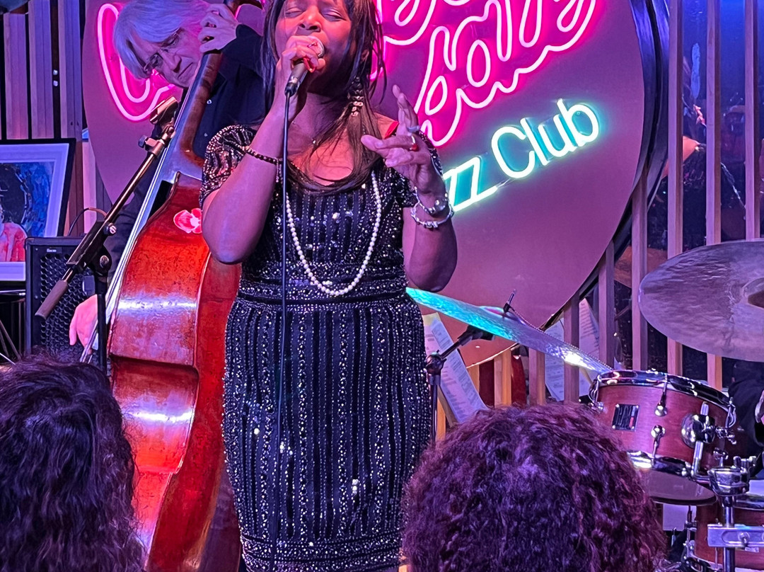 Le Baiser Sale酒吧-巴黎必去景点