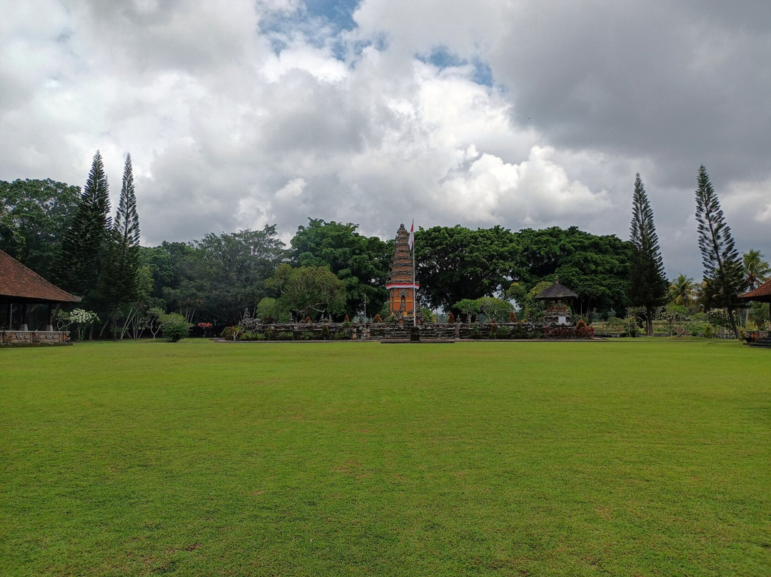 Margarana Memorial Park景点图片