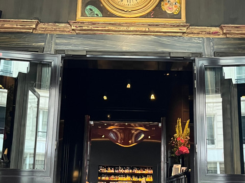 勒斯班斯巴黎酒店主图