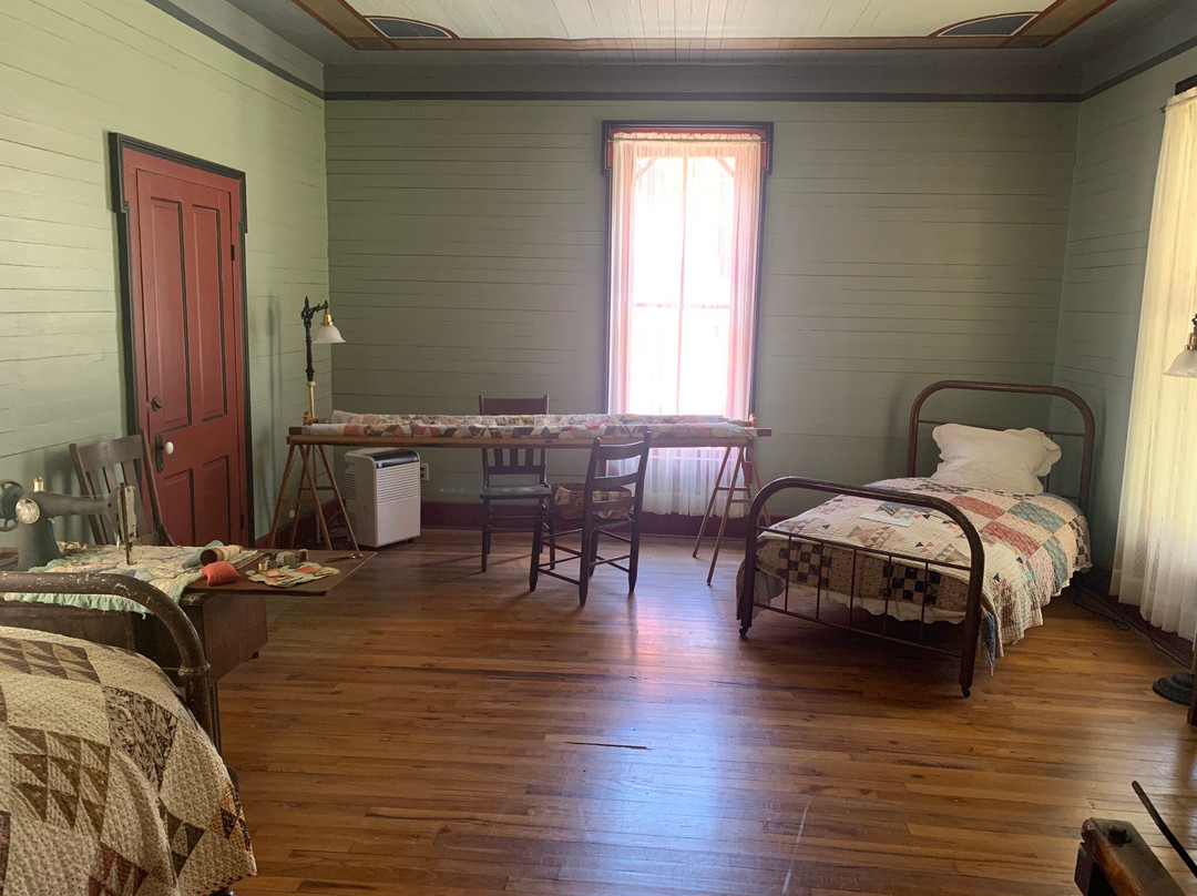 Opal Lawrence Historical Park-梅斯基特必去景点