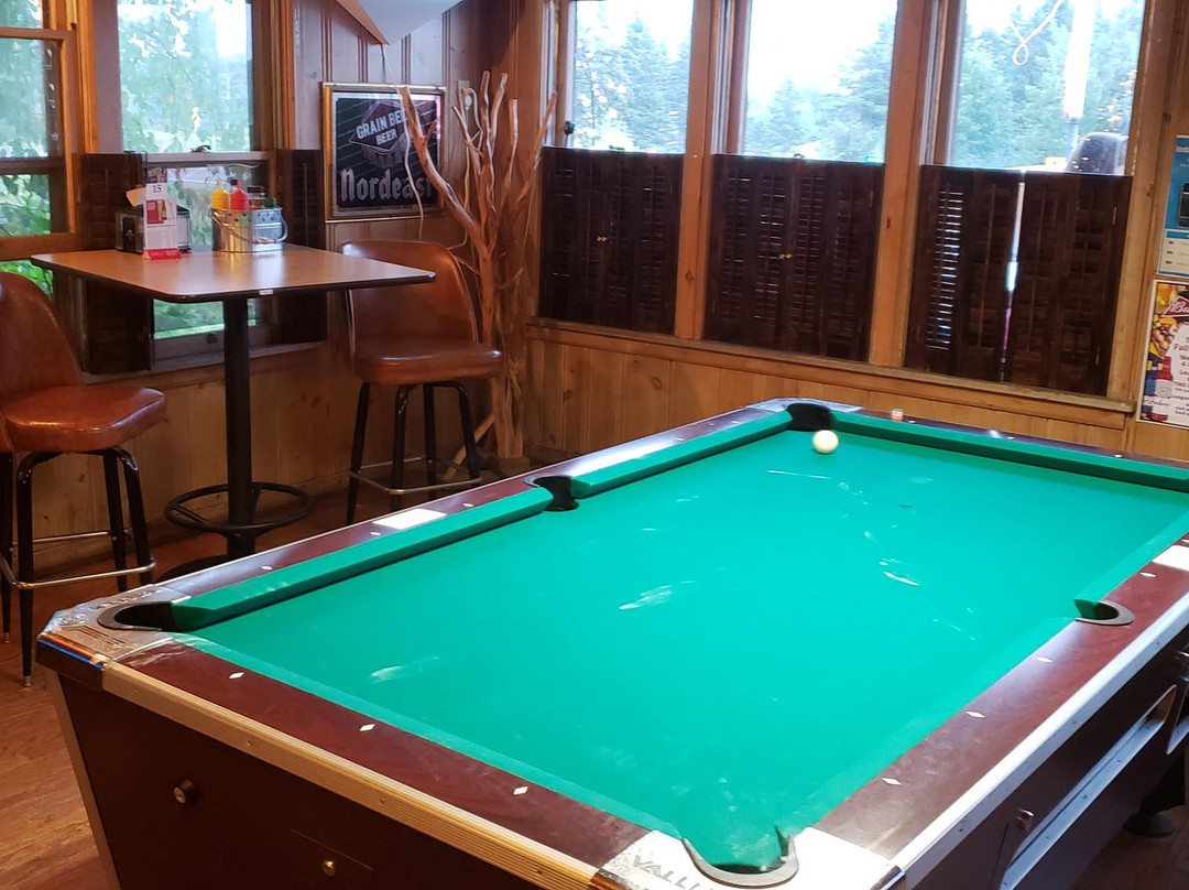 Earthwood Inn