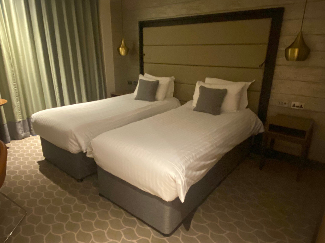 The Warwickshire主图