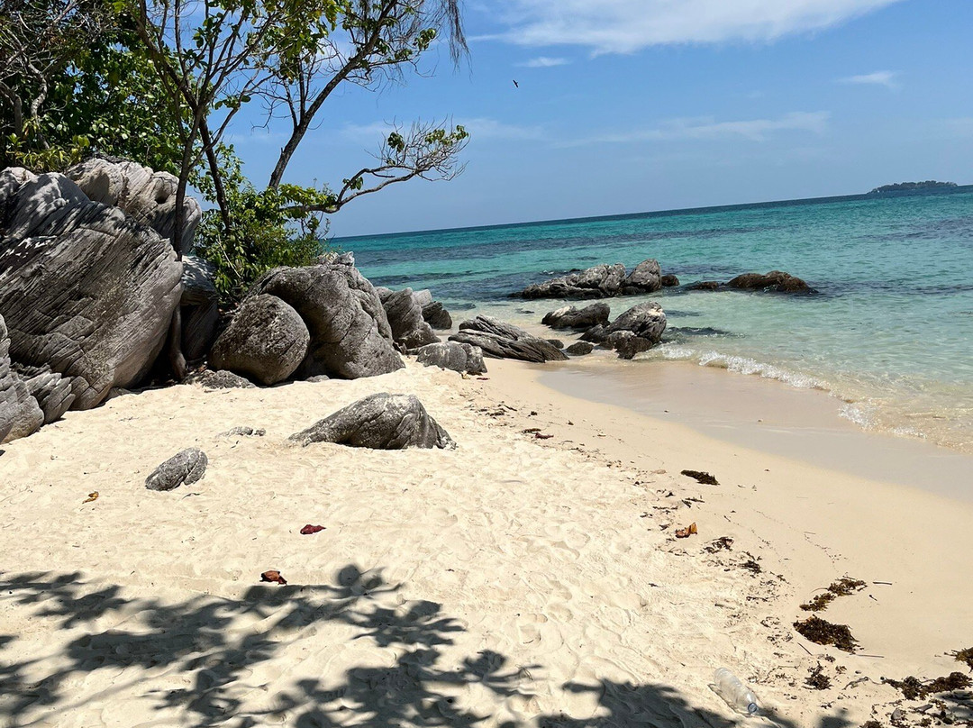 Tanjung Gelam Beach-卡里蒙加瓦必去景点
