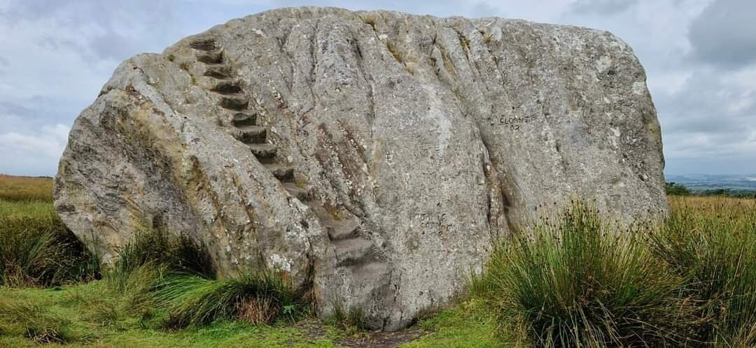 Great Stone of Fourstones景点图片