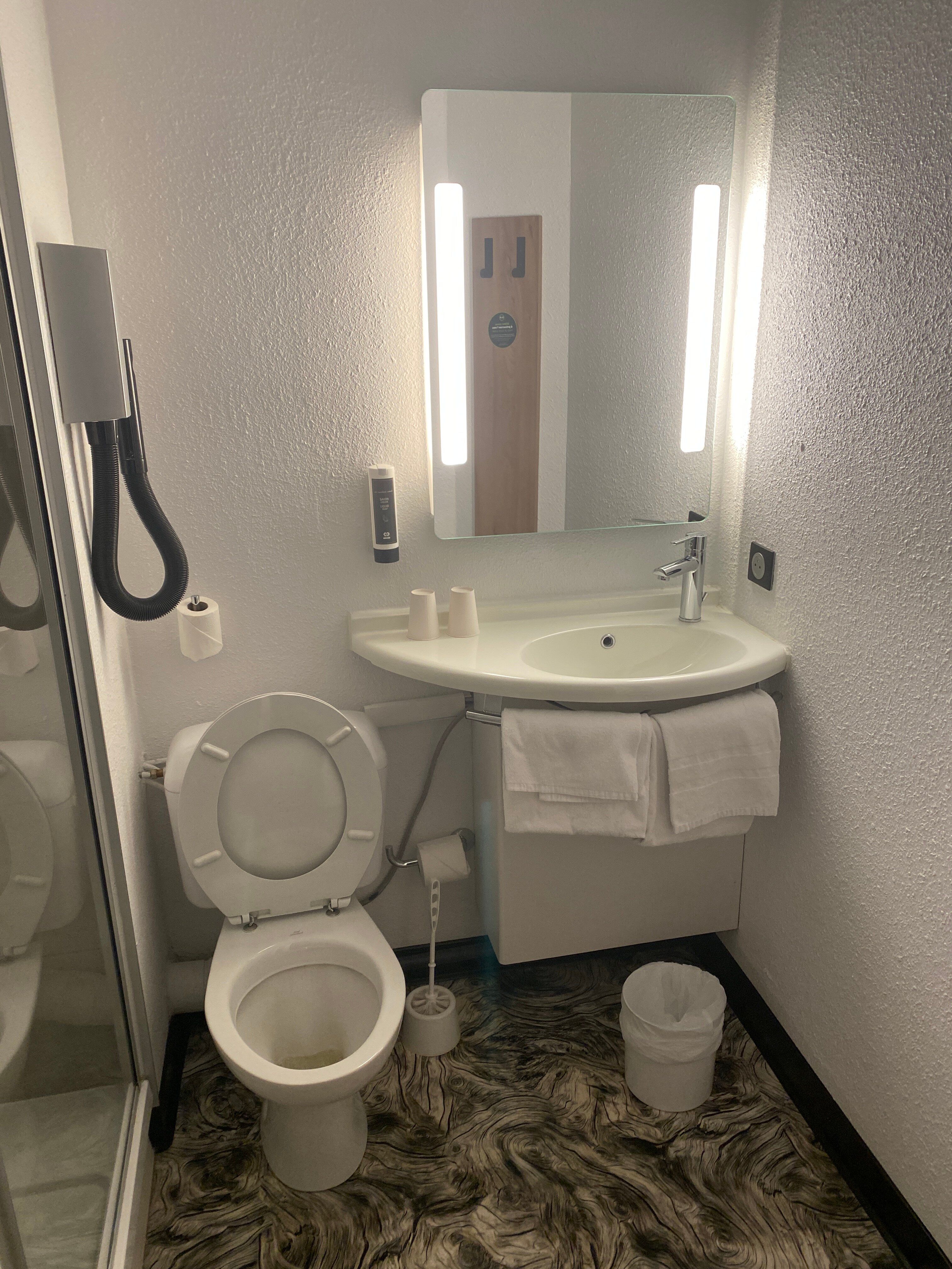 B&B HOTEL Arras Centre Les Places-浴室