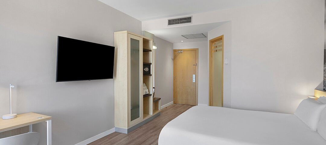 赫罗纳快捷假日酒店