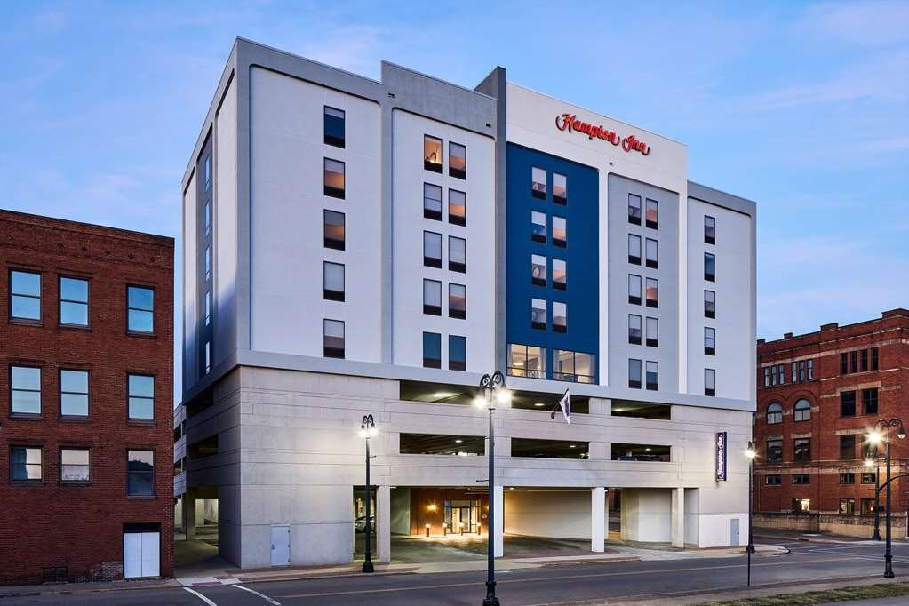 Hampton Inn Massillon主图