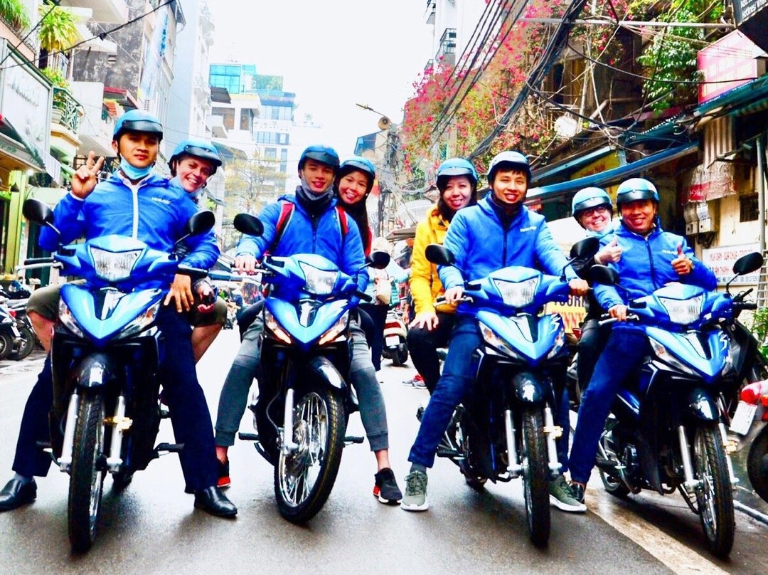 SCOOTIN’ AROUND HA NOI TOURS