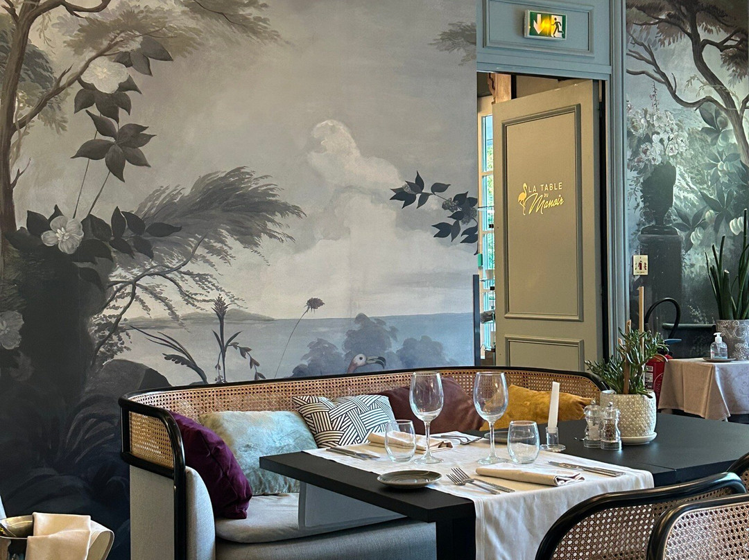 Manoir Hotel主图