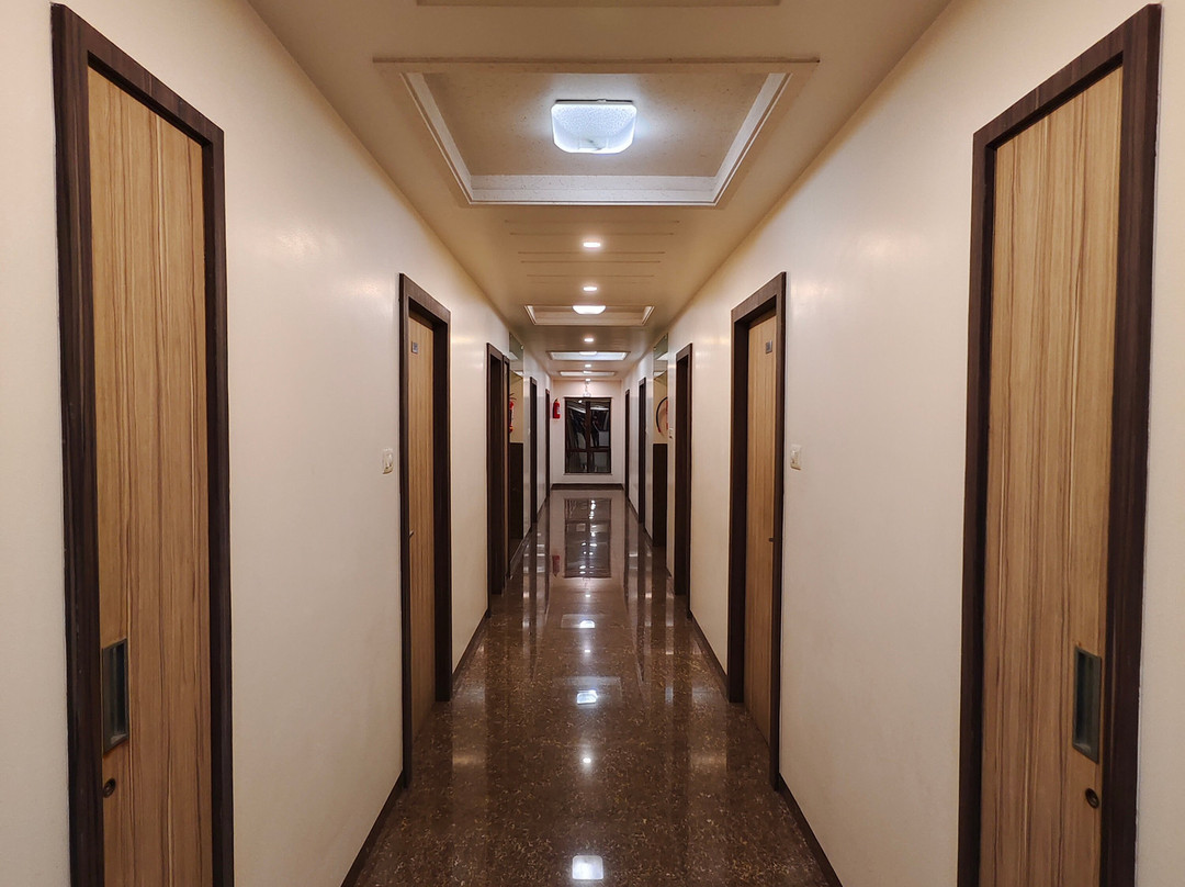 The Vraj Hotel主图