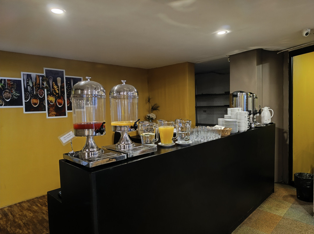 阿尔伯拉达酒店主图