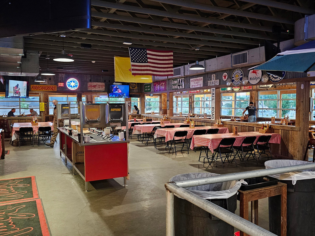 Rudy's "Country Store" and Bar-B-Q