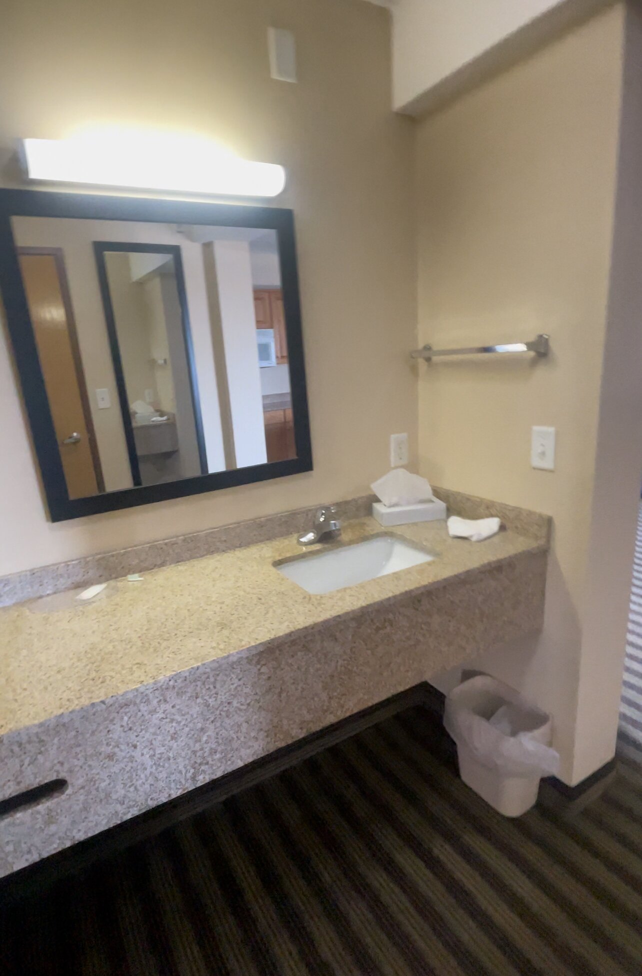 American Inn and Suites-浴室