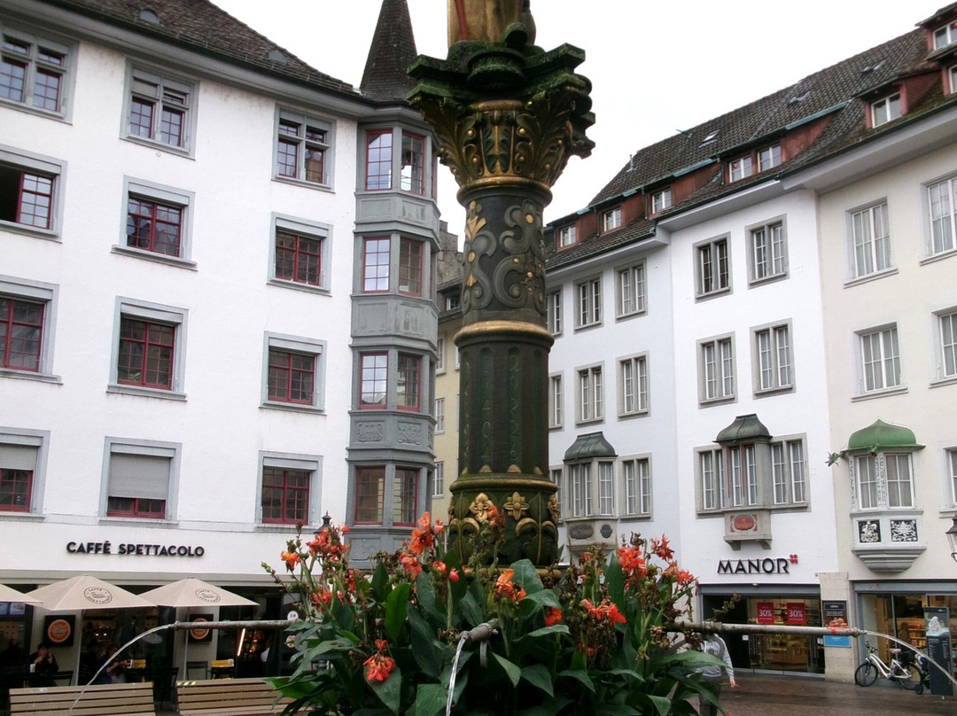 Metzger- oder Landsknechtbrunnen-沙夫豪森必去景点