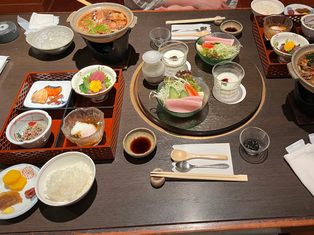 夫妇岩前 大石屋主图