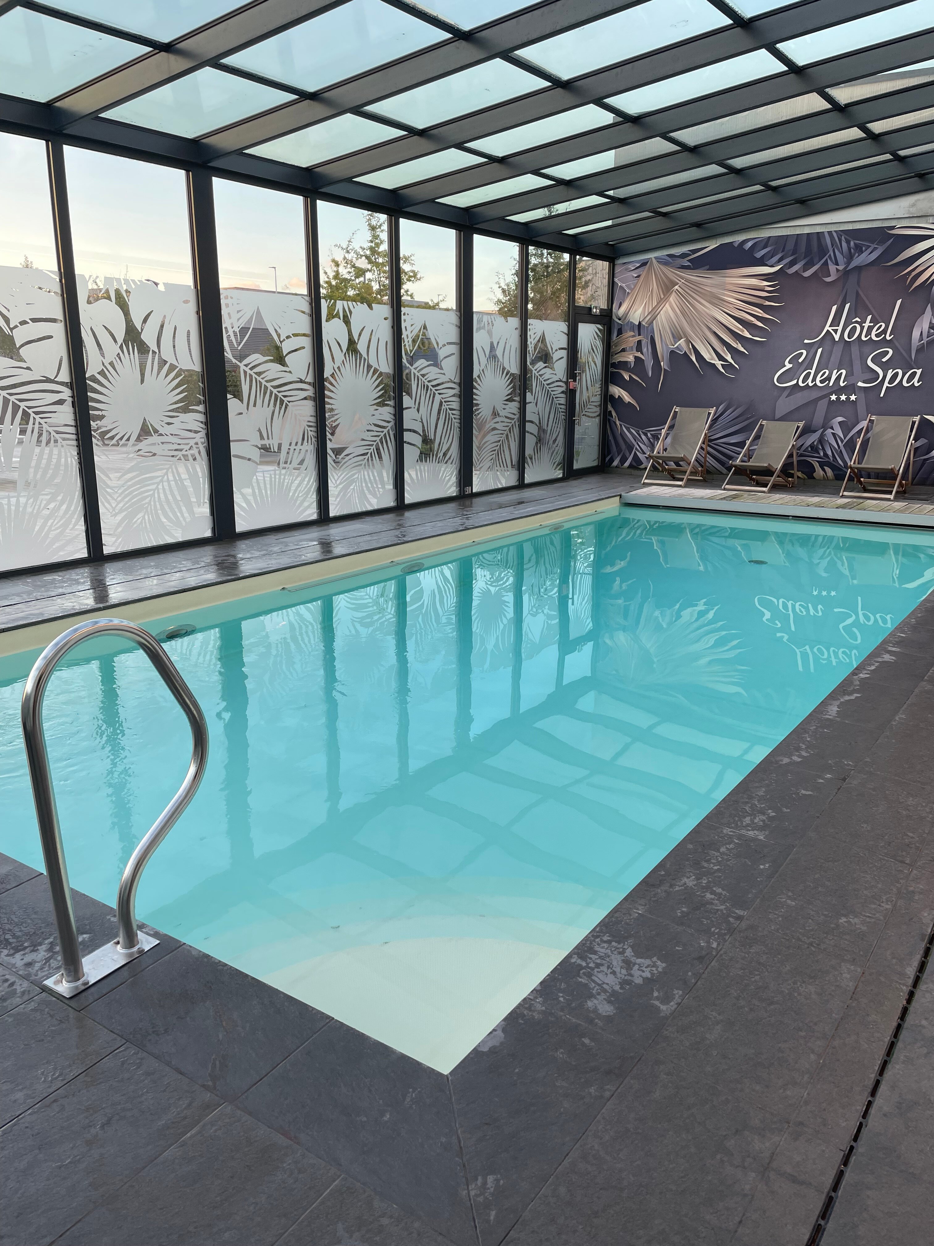 Hotel Eden Spa-泳池
