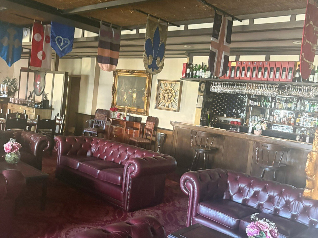 Albury Manor House主图